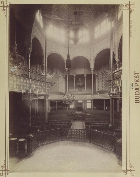 "A Rumbach utcai zsinagóga belső fotója. A felvétel 1890 után készült." A kép forrását kérjük így adja meg: Fortepan / Budapest Főváros Levéltára. Levéltári jelzet: HU.BFL.XV.19.d.1.08.006