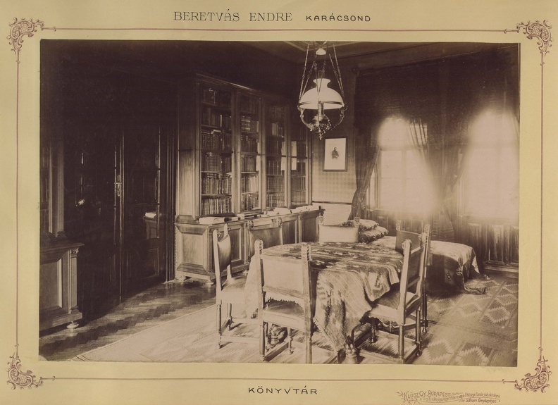 "A karácsondi Beretvás-kastély könyvtára. A felvétel 1895-1899 között készült." A kép forrását kérjük így adja meg: Fortepan / Budapest Főváros Levéltára. Levéltári jelzet: HU.BFL.XV.19.d.1.12.047