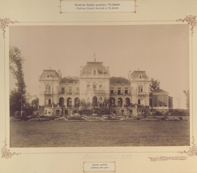 "A tóalmási Beretvás-kastély parkkal. A felvétel 1895-1899 között készült." A kép forrását kérjük így adja meg: Fortepan / Budapest Főváros Levéltára. Levéltári jelzet: HU.BFL.XV.19.d.1.13.054