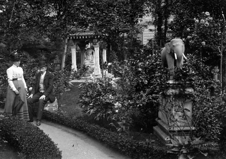 Andrássy út 103. Hopp Ferenc világutazó kertje, Cholnoky Jenő és felesége Barrois Petronella.