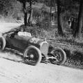 Hans Stuck Austro-Daimler versenyautóval az 1928-as svábhegyi verseny edzésén.