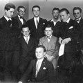 Zeneakadémia, Kodály Zoltán tanítványai, elől Kocsuba (Kassay) Elemér, az álló sorban balról a harmadik Nádasdy Kálmán.
