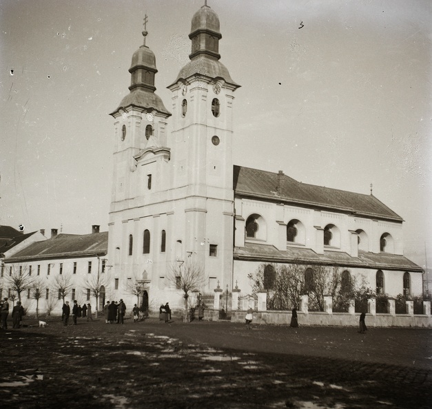 Ferences templom és kolostor.
