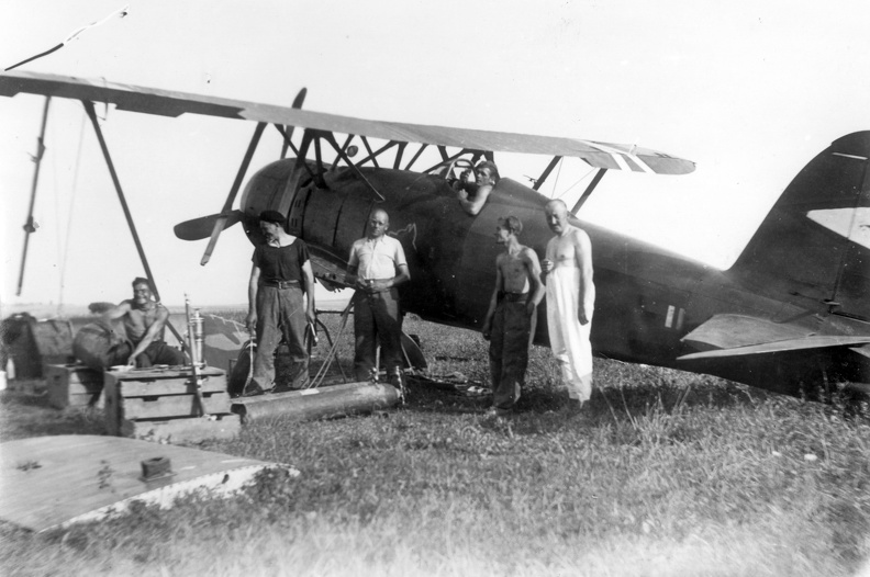 a Magyar Királyi Honvéd Légierő Fiat Cr-42 típusú vadászgépének javítása.