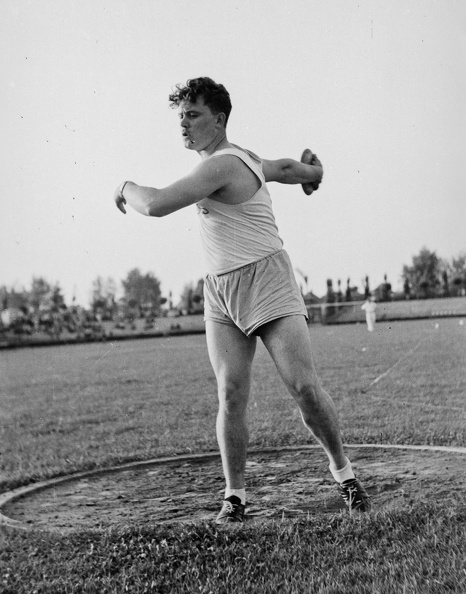 Csepel, Béke tér, sporttelep, atlétikai OB, Klics Ferenc, kilencszeres magyar bajnok, négyszeres olimpikon diszkoszvető.