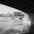 a Bem téri kikötő és a rakpart épületei a Margit híd alatti hajóról nézve.