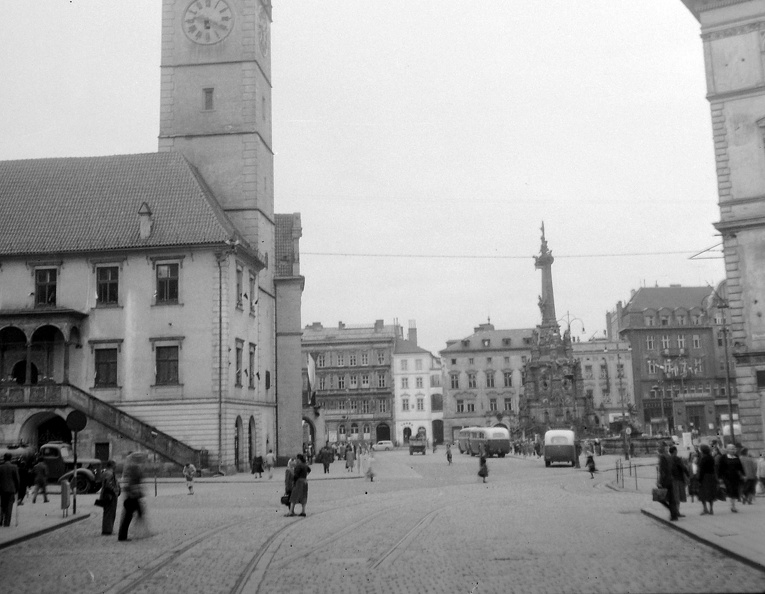 Városháza, Szentháromság-oszlop.