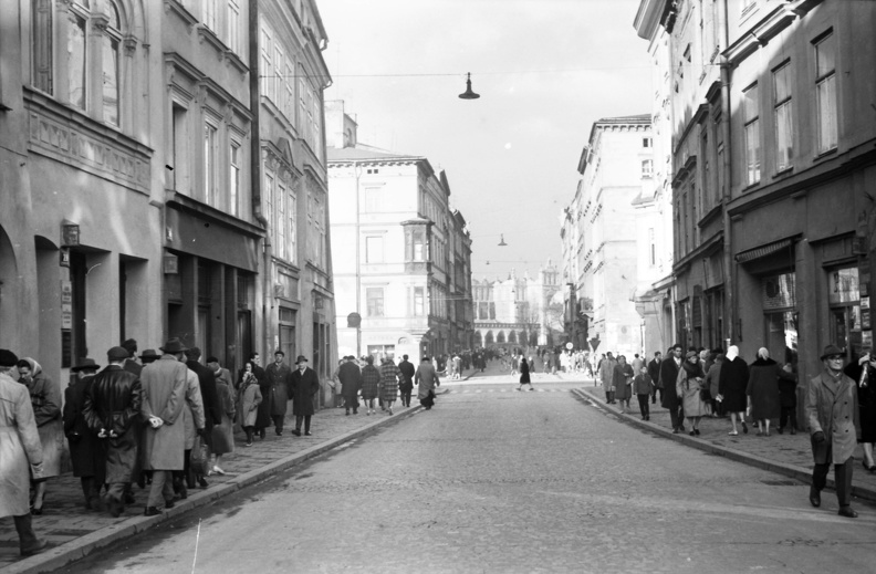 ulica Grodzka, háttérben a Posztócsarnok a Főtéren.