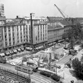 Astoria kereszteződés, metróépítés. Balra az MTA lakóház, az alsó sarokban az aluljáró építésénél felhasznált Zagyva híd.