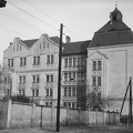 Tutaj utca a Pannónia utca felé nézve, háttérben a Sallai Imre (ma Pannónia) Általános iskola.