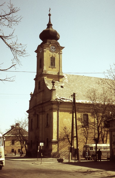 Kossuth tér, Szent Adalbert-templom.