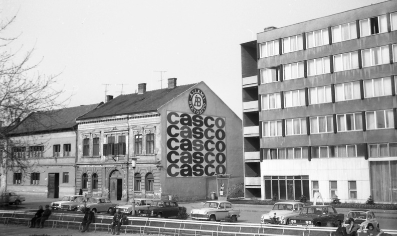 Kossuth tér, Körös Hotel.