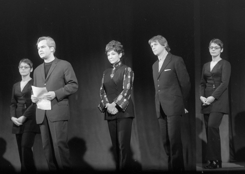 Latinovits Zoltán, Csernus Mariann, Fodor Tamás és Ronyecz Mária (kétszer) színművészek.