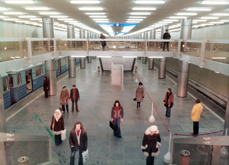 a hármas metró Nagyvárad téri állomása.