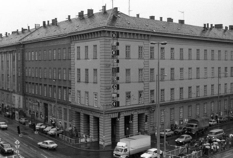 Üllői út - Ferenc körút sarok, az egykori Kilián laktanya épülete