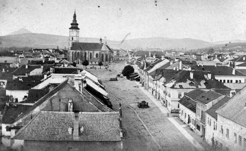 Fő utca és a Szent Miklós-székesegyház a görög katolikus templom tornyából. (A kép 1886 előtt készült)