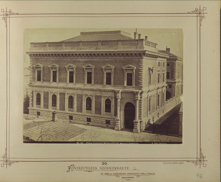 "Esterházy-palota homlokzata. A felvétel 1880-1890 között készült." A kép forrását kérjük így adja meg: Fortepan / Budapest Főváros Levéltára. Levéltári jelzet: HU.BFL.XV.19.d.1.05.031