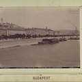 a budai Duna-part a Lánchídról a Batthyány (Bomba) tér felé nézve. A felvétel 1894-ben készült. A kép forrását kérjük így adja meg: Fortepan / Budapest Főváros Levéltára. Levéltári jelzet: HU.BFL.XV.19.d.1.07.116