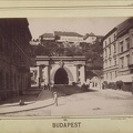 "Clark Ádám téri alagút. A felvétel 1890 után készült." A kép forrását kérjük így adja meg: Fortepan / Budapest Főváros Levéltára. Levéltári jelzet: HU.BFL.XV.19.d.1.07.125