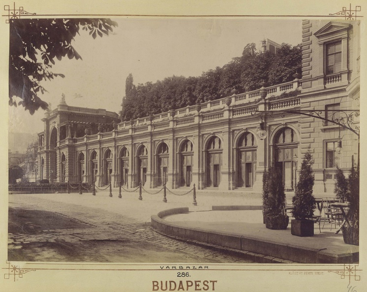 "Várkert bazár. A felvétel 1890 után készült." A kép forrását kérjük így adja meg: Fortepan / Budapest Főváros Levéltára. Levéltári jelzet: HU.BFL.XV.19.d.1.08.090