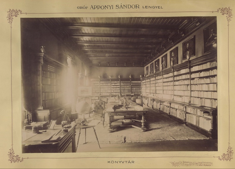 Apponyi Sándor gróf kastélyának könyvtára. A felvétel 1895-1899 között készült. A kép forrását kérjük így adja meg: Fortepan / Budapest Főváros Levéltára. Levéltári jelzet: HU.BFL.XV.19.d.1.11.040