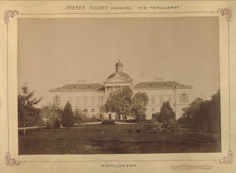 Habsburg–Lotaringiai József Ágost főherceg kastélya Kistapolcsányon - homlokzat. A felvétel 1895-1899 között készült. A kép forrását kérjük így adja meg: Fortepan / Budapest Főváros Levéltára. Levéltári jelzet: HU.BFL.XV.19.d.1.12.095 fotok_52193.jpg