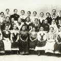 Siklósi Polgári Leányiskola IV. osztályos tanulóinak csoportképe.