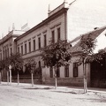 Deák Ferenc utca, a Georgikon Agrártudományi Egyetem Főépülete (ma a Pannon Egyetem Georgikon Kar Keszthely A Épülete).