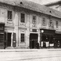 Apród utca 1-3, az épületben jelenleg a Semmelweis Orvostörténeti Múzeum található.