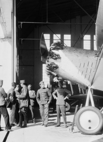a Légyügyi Hivatal kiképző bázisa, Weiss-Manfréd gyártmányú Fokker C.V.D. kiképző és felderítő repülőgép és csillagmotorja.