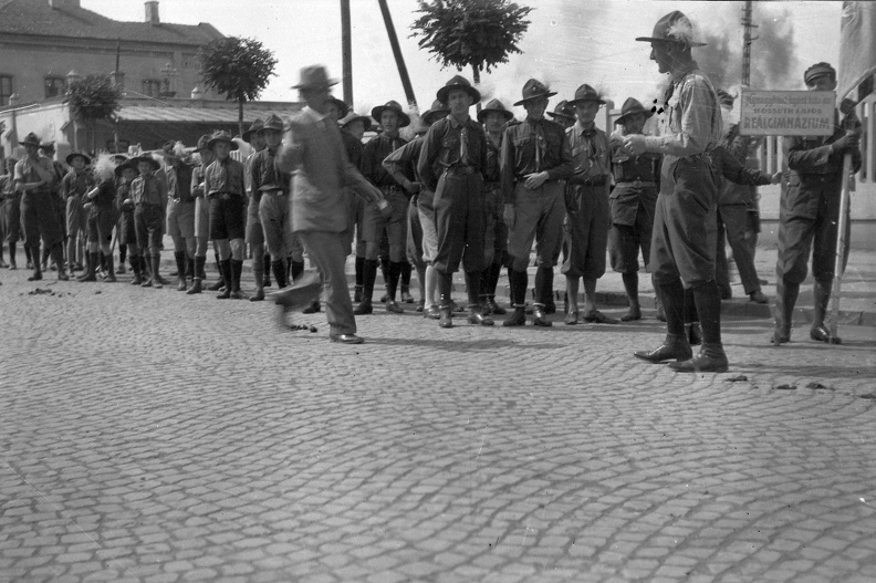 a Kossuth gimnázium cserkészei.