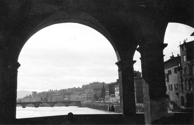 Ponte Vecchio, szemben a Ponte alle Grazie.