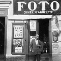 Konsánszky Gusztáv fényképész üzlete.
