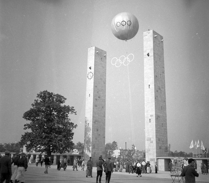 Olimpiai Stadion főbejárata a stadion felől fotózva.