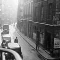 Rue Sainte-Croix de la Bretonnerie, jobbra a Rue de Moussy torkolata.