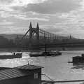 látkép az Erzsébet híddal és a Dunával a Belgrád (Ferenc József) rakpartról a Tabán felé nézve.