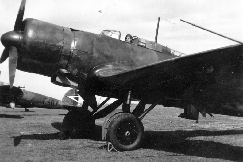 Heinkel He-70K típusú távolfelderítő repülőgép.