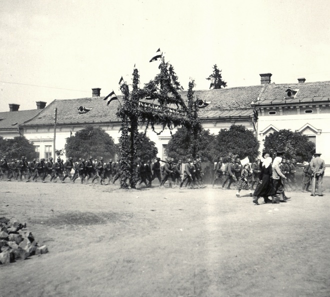 Fényi utca (Strada Uzinei) a magyar csapatok bevonulása idején.