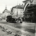 Wesselényi Mikós utca (Strada Regele Ferdinand). A kormányzói pár érkezése a magyar csapatok bevonulása idején.