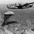 1944. augusztus 9., az olajfinomító bombázása.