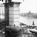 lövész bunkere a Sándor palota környékén.