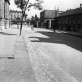 Révai Miklós utca, jobbra a lebombázott vasútállomás, háttérben a Baross híd.