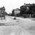 Révai Miklós utca a Honvéd liget sarkától a vasútállomás felé nézve.