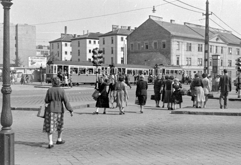 Széna tér, szemben a Margit körúti egykori fogház épülete.