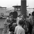 Visegrád gőzhajó a Belgrád rakparti hajóállomáson, háttérben a Szabadság híd pesti hídfője.