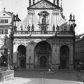 Karlova ulice, a Szent Megváltó temploma.