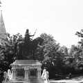 Szentháromság tér, Szent István szobra (Stróbl Alajos, 1906.) a Halászbástyáról nézve.