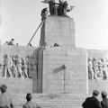 Ötvenhatosok tere (Sztálin tér), a Sztálin szobor maradványa.