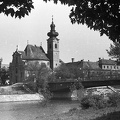 Kettős híd a Rábán a Bécsi kapu tér és a Radó sziget között, háttérben a Karmelita templom.