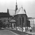 Plac Wszystkich Swietych, szemben az Assisi Szent Ferenc templom.
